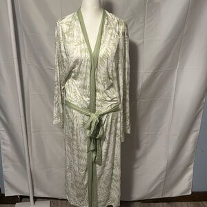 NWOT Hale Bob XL Robe Bamboo Sage Green Leaves with White Background